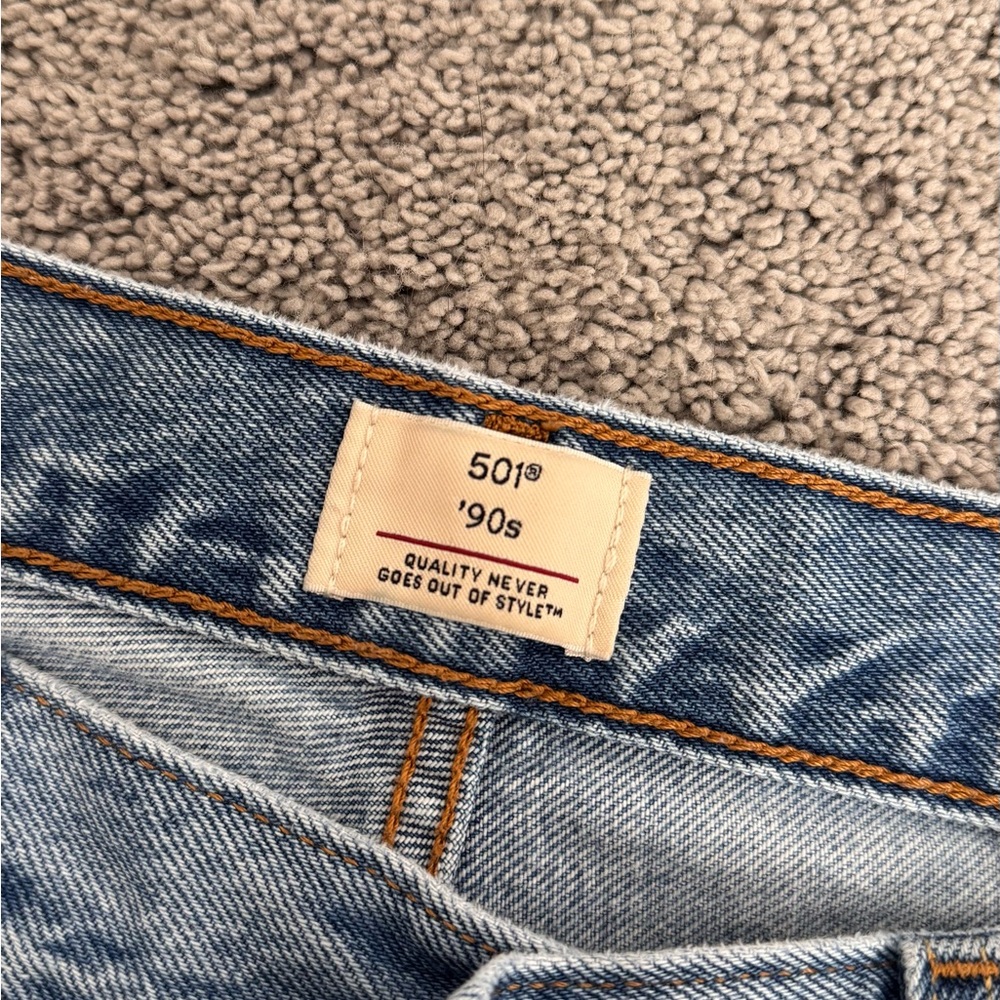 501 ‘90s Levi's Light Blue Straight Leg Jeans - Picture 3 of 6